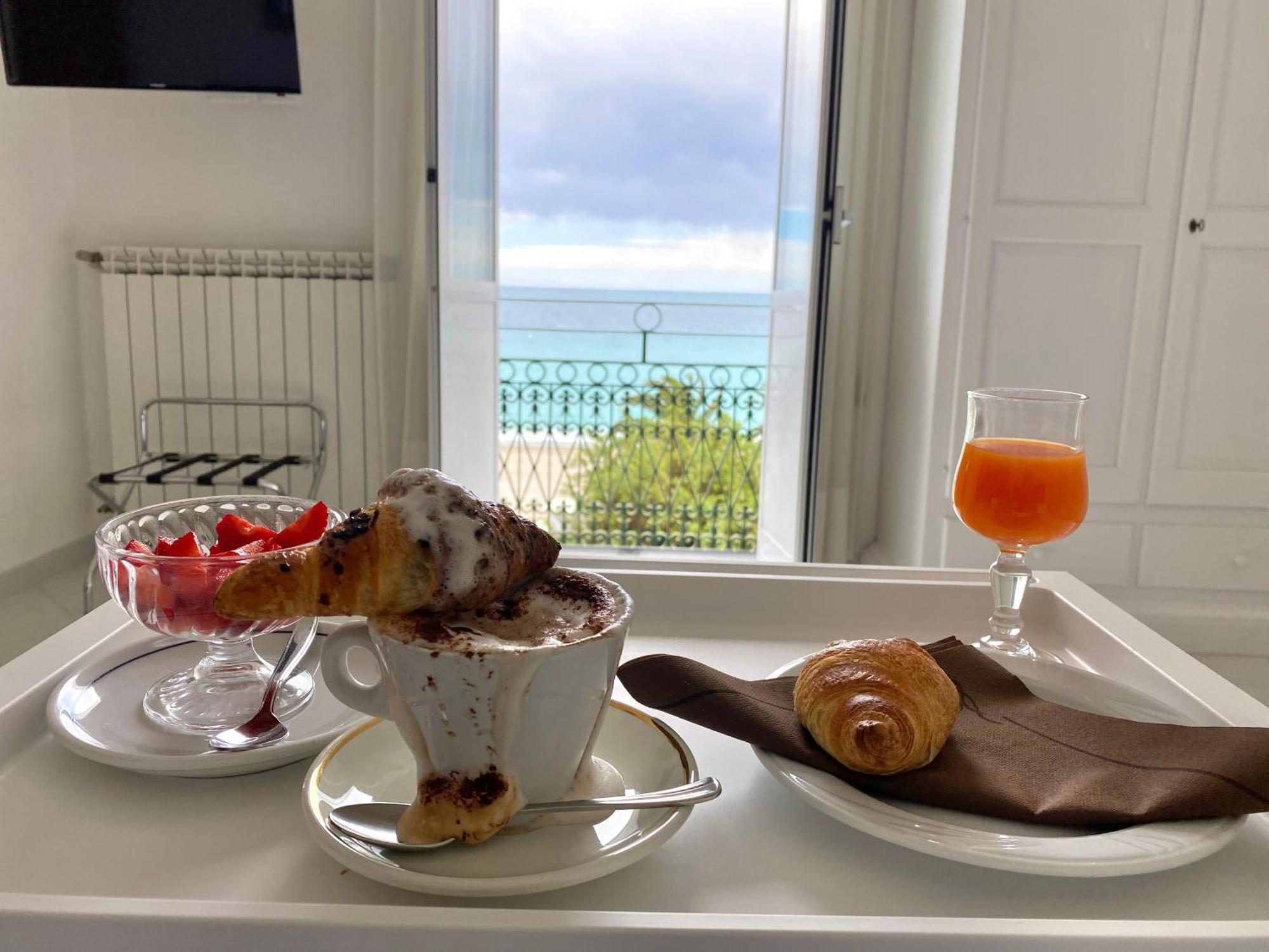 Hotel Alba Chiara Finale Ligure Εξωτερικό φωτογραφία